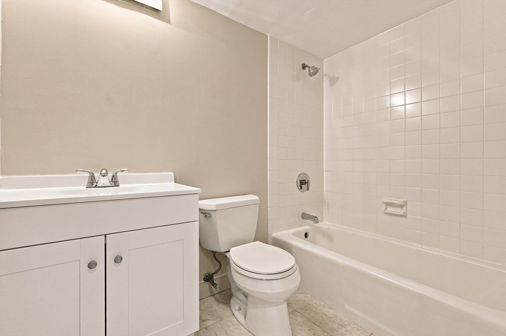 55 Tall Oaks Drive #L8, Weymouth, MA Photo #20