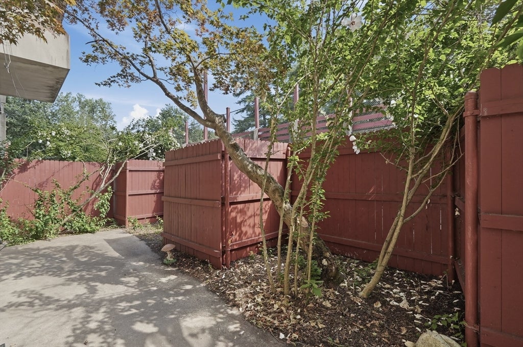 55 Tall Oaks Drive #L8, Weymouth, MA Photo #14