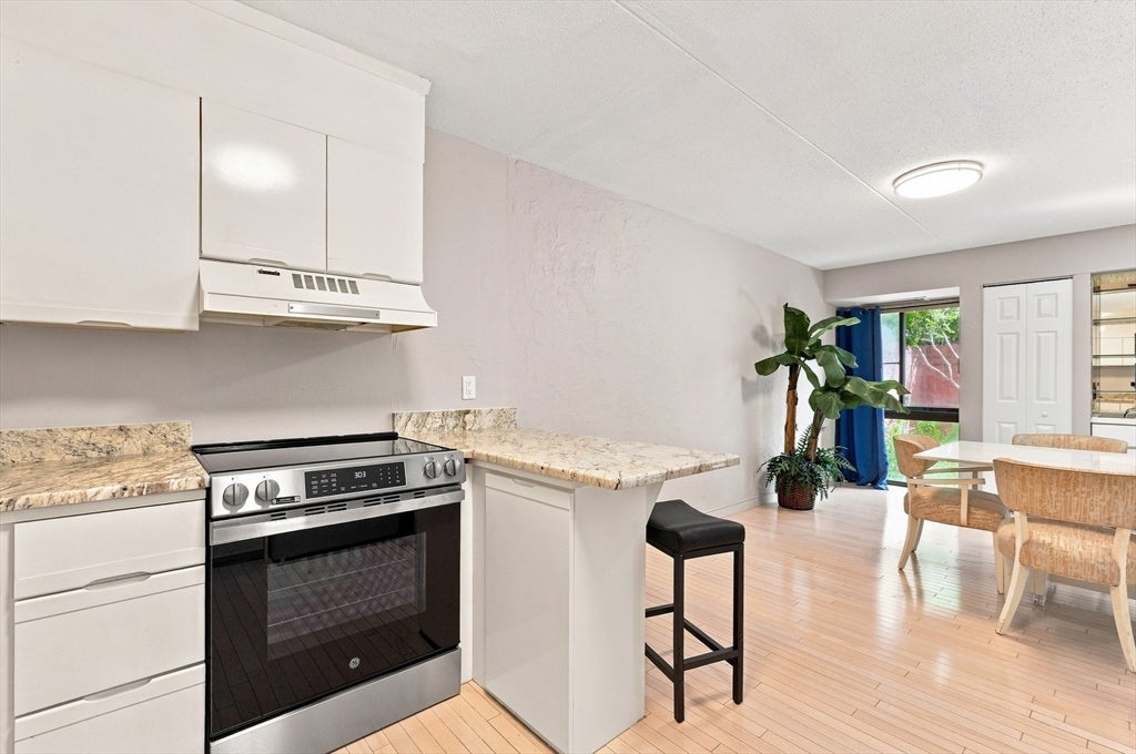 55 Tall Oaks Drive #L8, Weymouth, MA Photo #11