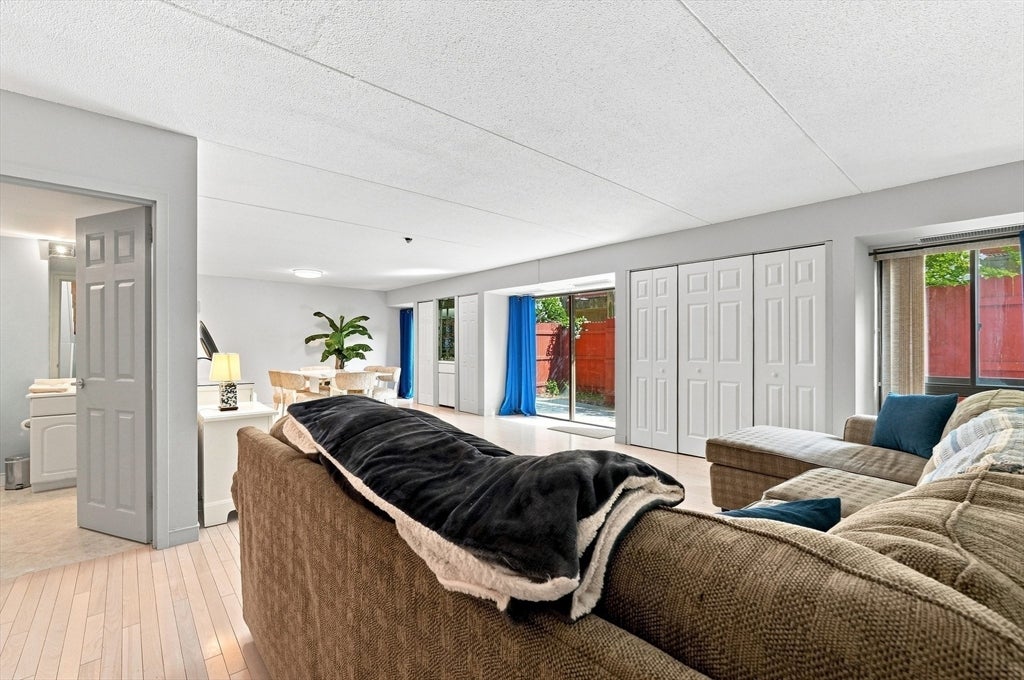 55 Tall Oaks Drive L8
