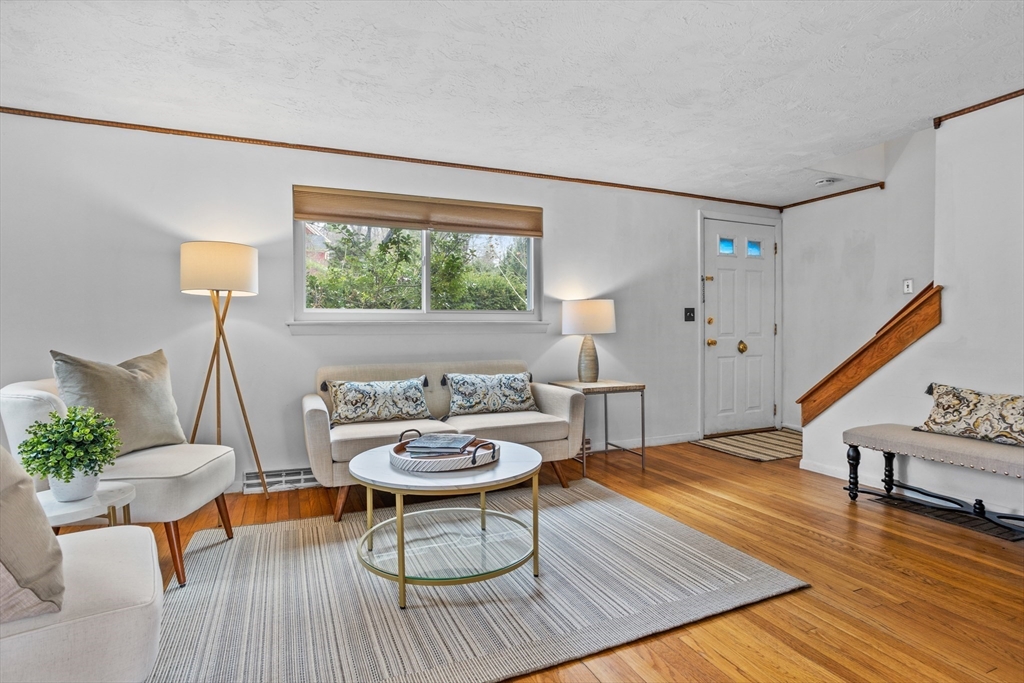 108 Central St 108