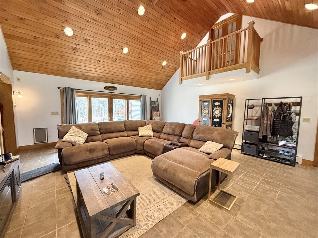 279 Goss Hill