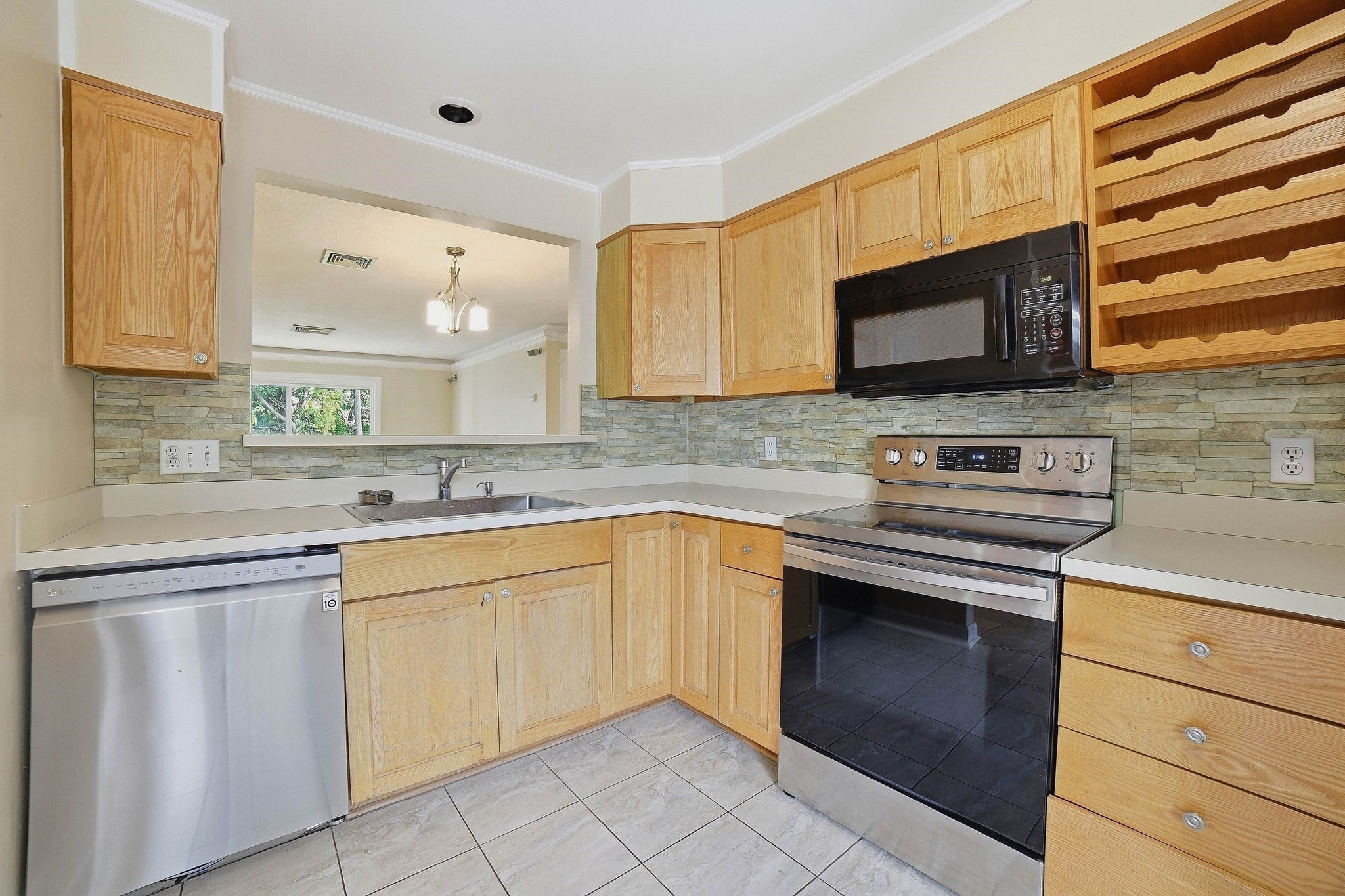 330 Sunderland Rd #18, Worcester, MA, 330 Sunderland Rd #18, Worcester, MA Photo #3