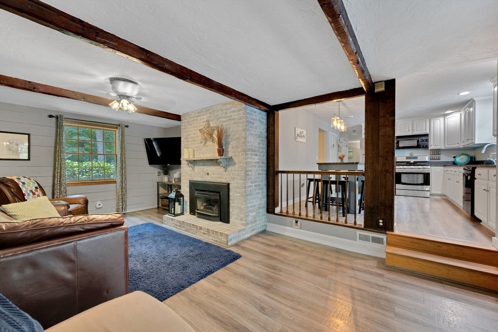 86 Edgewater Dr, Pembroke, MA, 86 Edgewater Dr, Pembroke, MA Photo #7