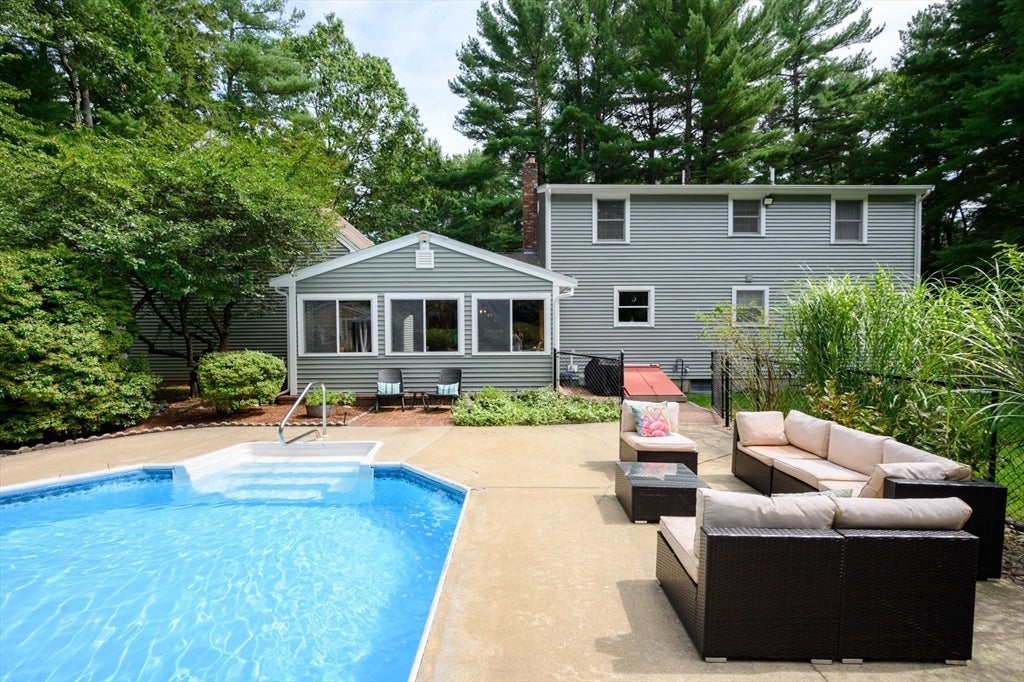 86 Edgewater Dr, Pembroke, MA, 86 Edgewater Dr, Pembroke, MA Photo #31
