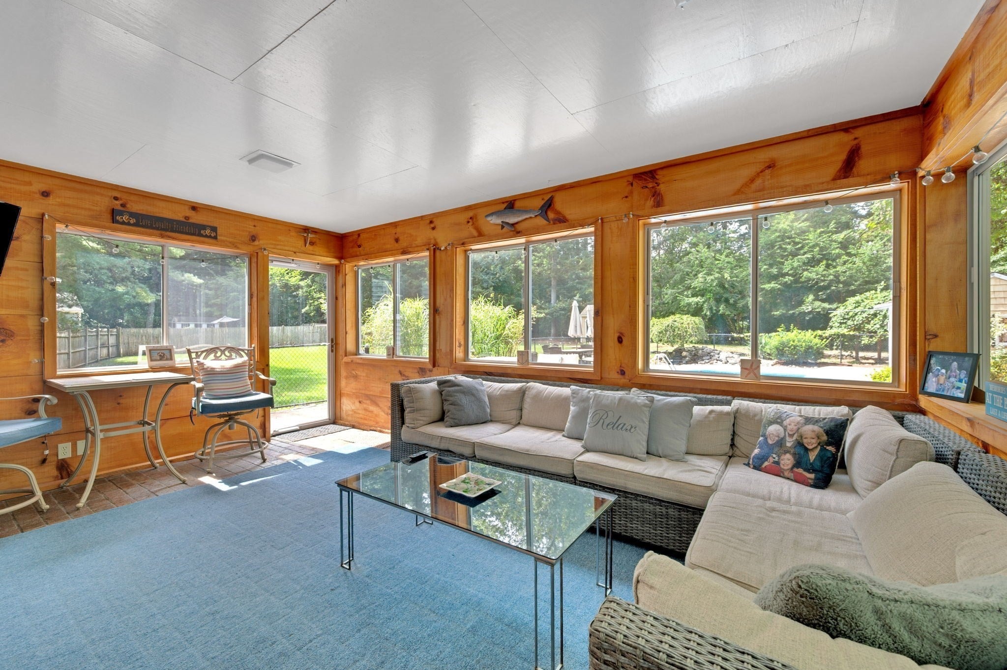 86 Edgewater Dr
