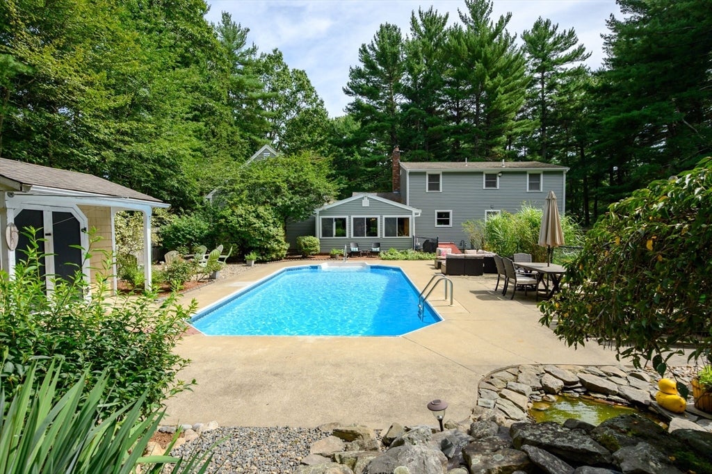 86 Edgewater Dr, Pembroke, MA, 86 Edgewater Dr, Pembroke, MA Photo #2