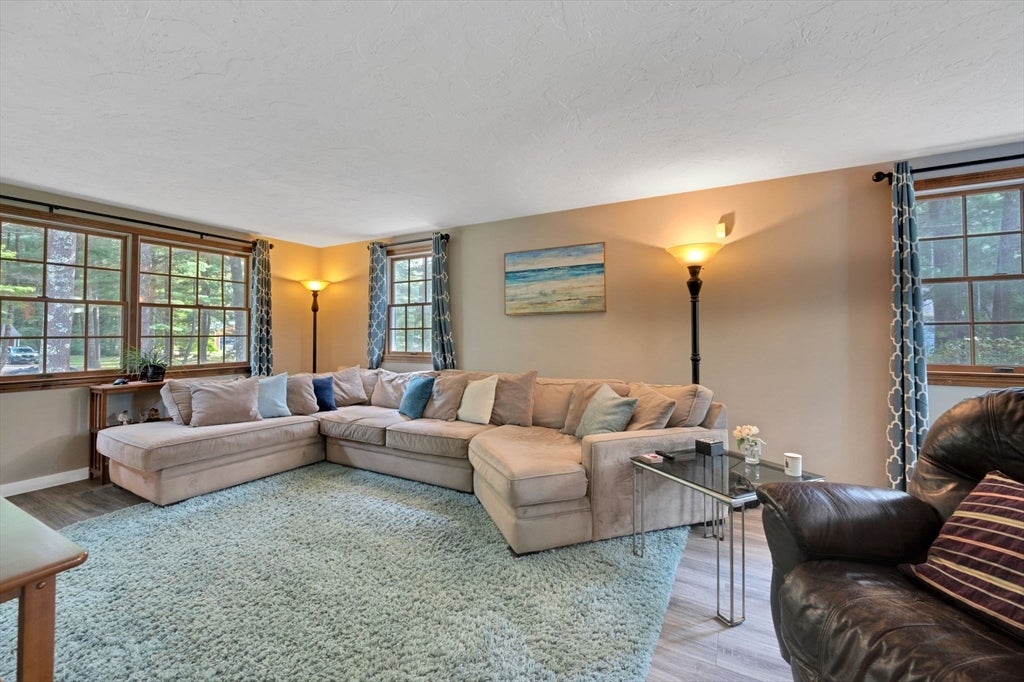 86 Edgewater Dr, Pembroke, MA, 86 Edgewater Dr, Pembroke, MA Photo #13