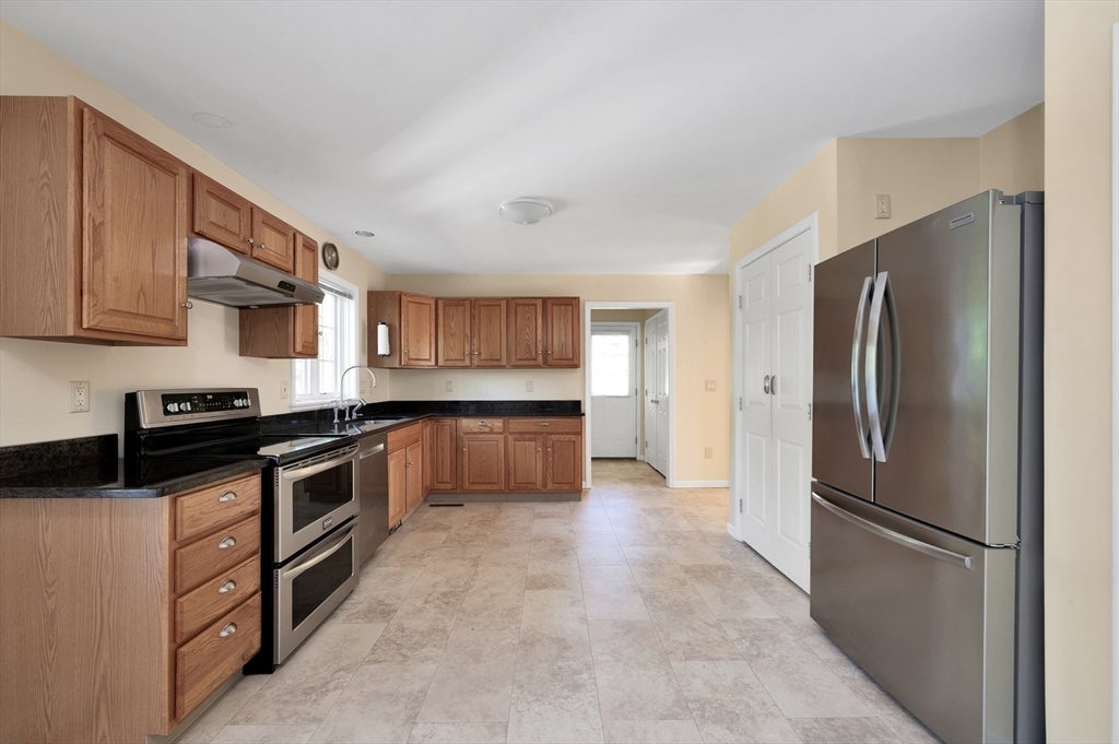 22 Winter St, Holbrook, MA, 22 Winter St, Holbrook, MA Photo #10
