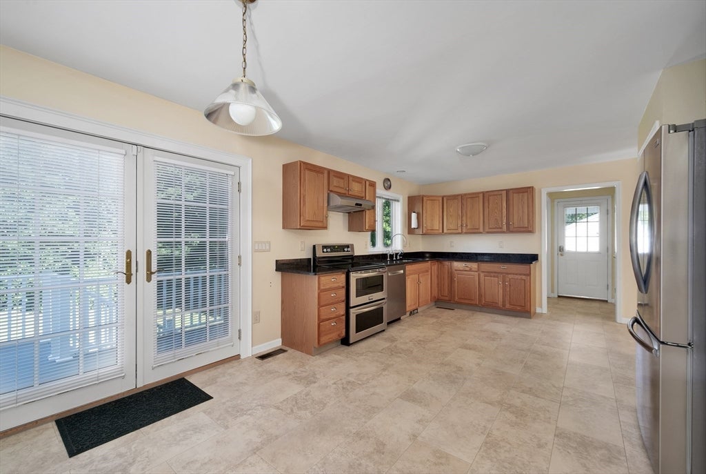 22 Winter St, Holbrook, MA, 22 Winter St, Holbrook, MA Photo #9