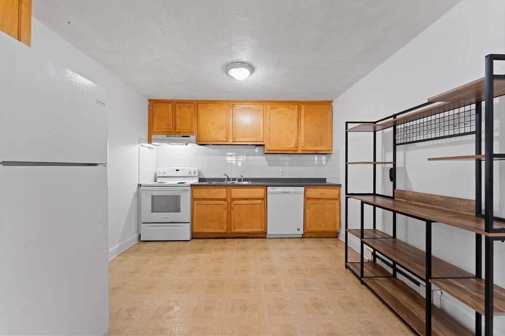 3 Walker Rd 1