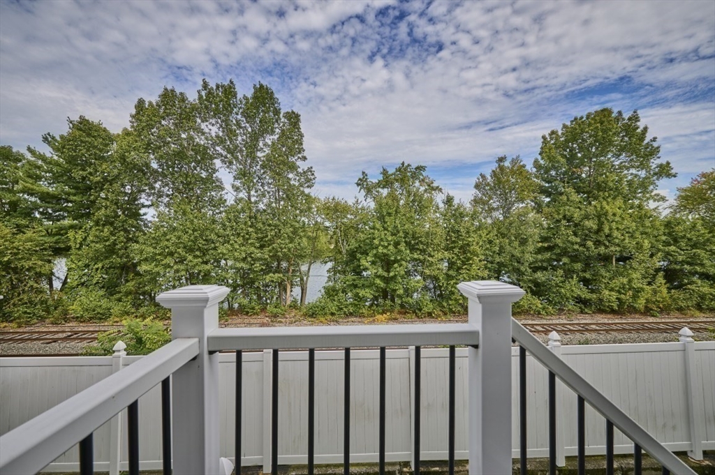 Lowell, Massachusetts 01851, United States, 2 Bedrooms Bedrooms, ,2 BathroomsBathrooms,Residential,Active,212505