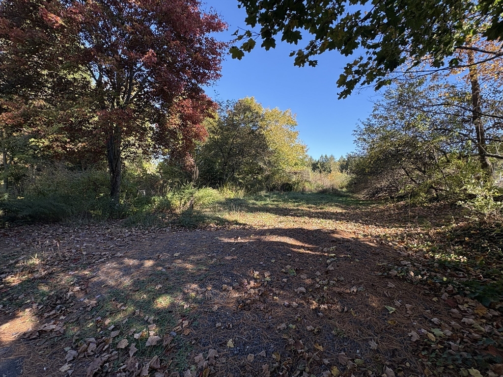 Sherborn, Massachusetts 01770, United States, 4 Bedrooms Bedrooms, ,3 BathroomsBathrooms,Residential,Active,234495