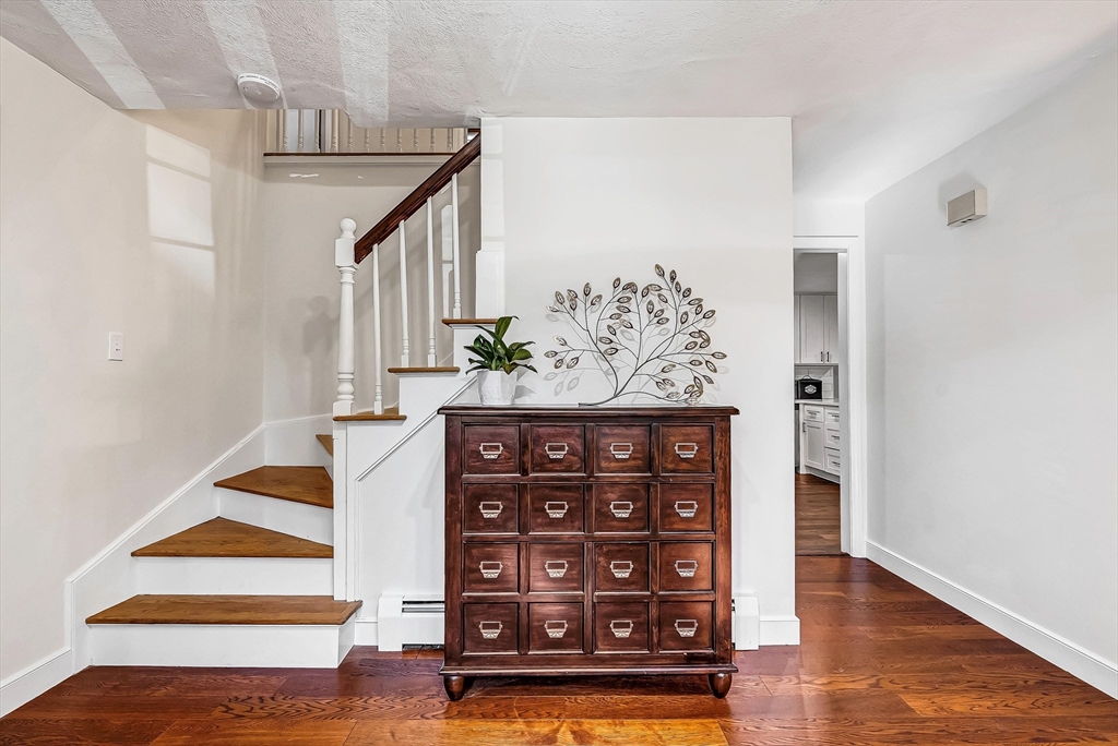 20 Colonial Dr