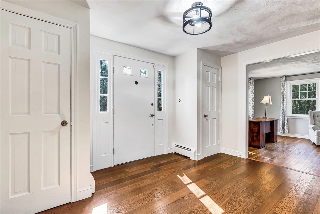 20 Colonial Dr