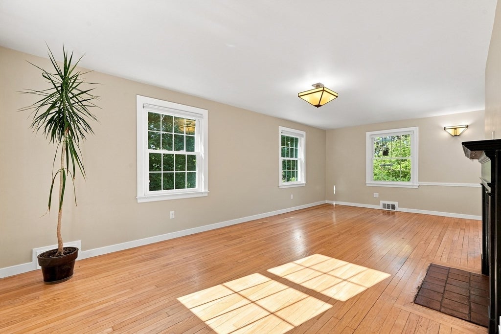 6 Smith Street, Amherst, MA, 6 Smith Street, Amherst, MA Photo #6