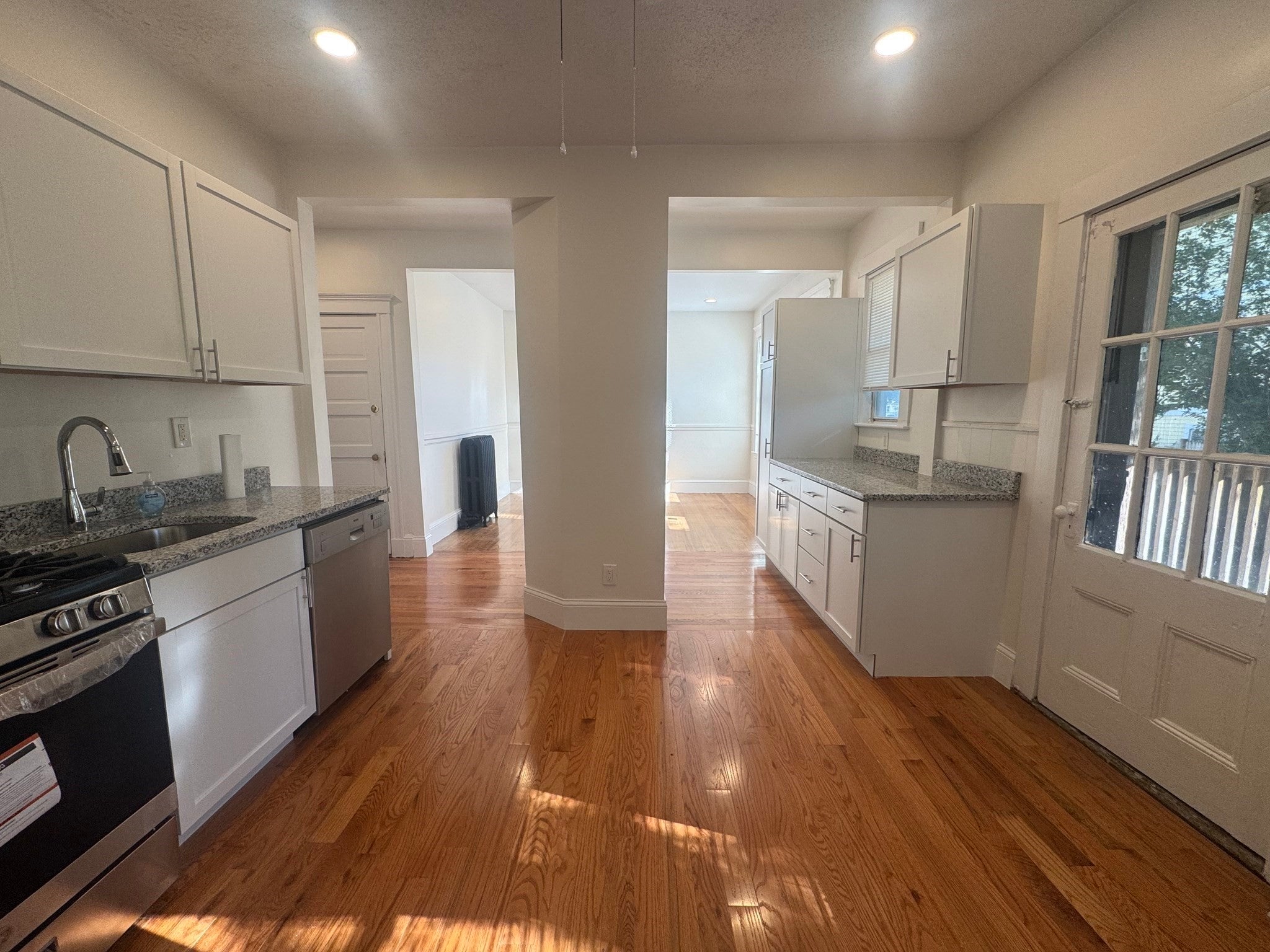 100 Franklin St 1