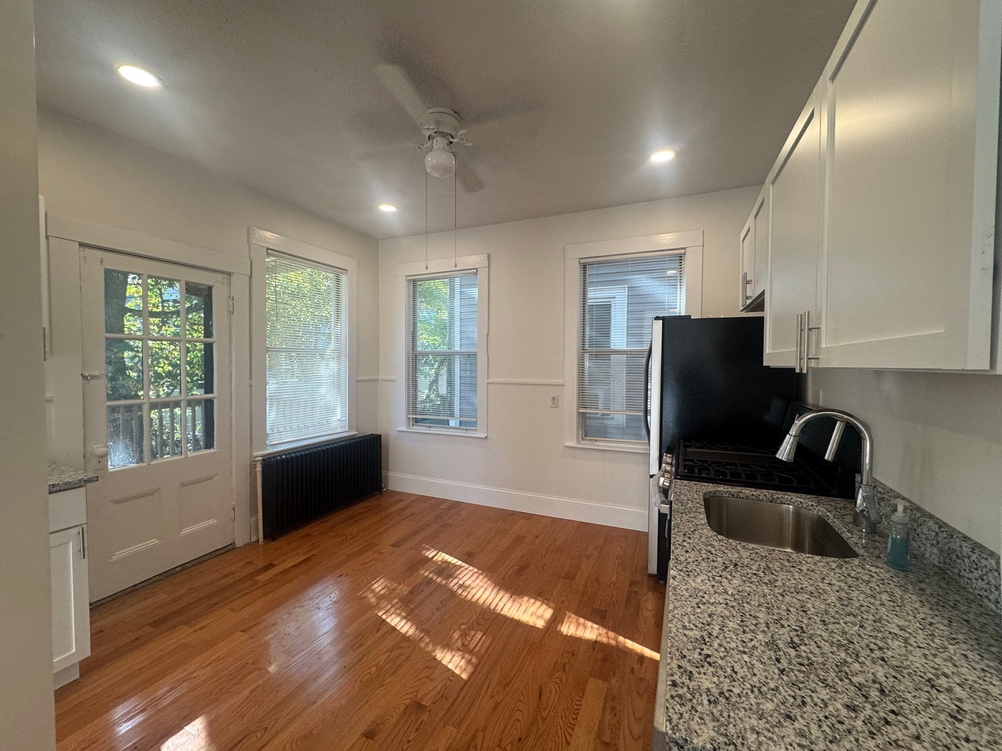 100 Franklin St 1