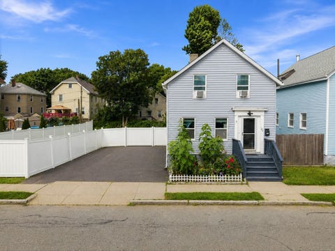 Photo of 189 Park St, New Bedford, MA 02740 (MLS # 73565432)