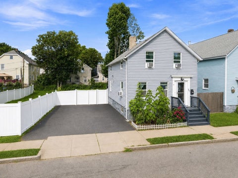 Photo of 189 Park St, New Bedford, MA 02740 (MLS # 73565432)