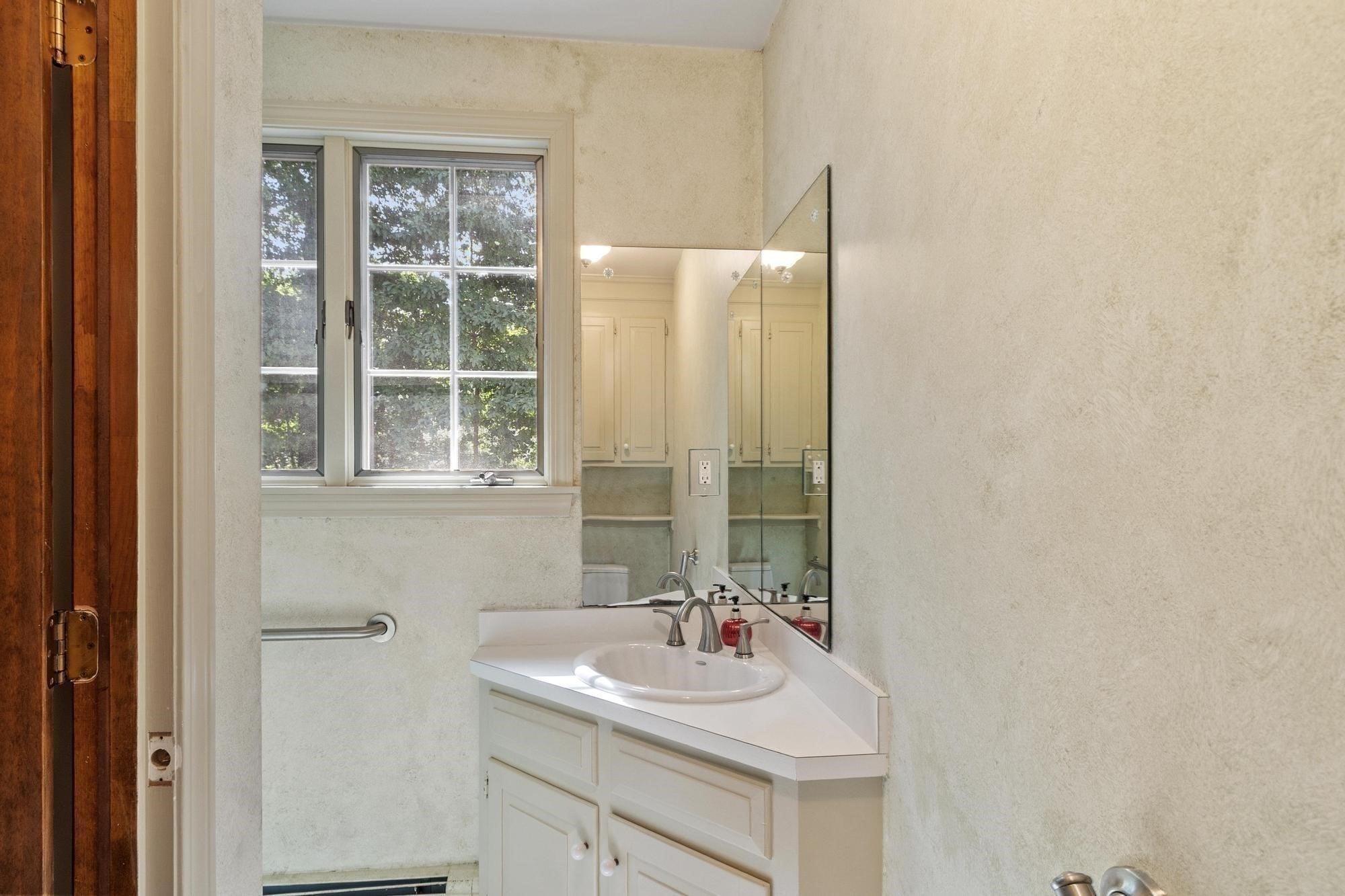 10 Zeus Drive, Chelmsford, MA Photo #18