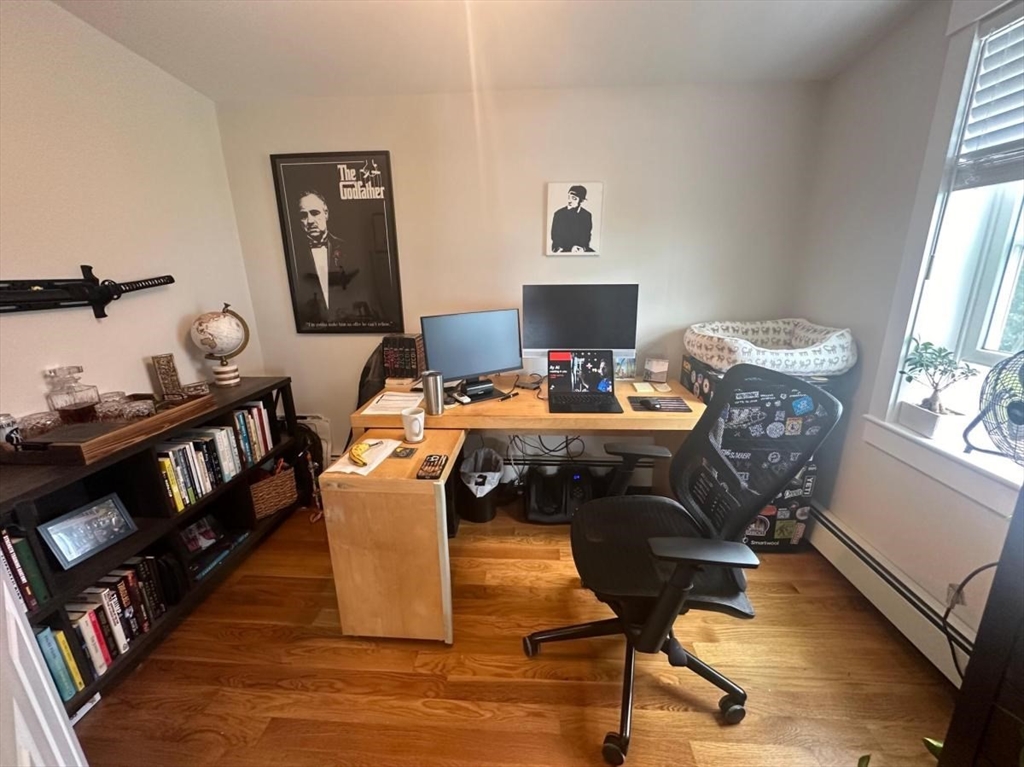 Quincy, Massachusetts 02169, United States, 3 Bedrooms Bedrooms, ,2 BathroomsBathrooms,Residential,Contingent,157197