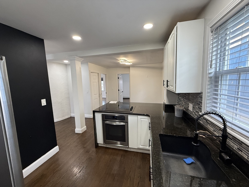 11 Barton St