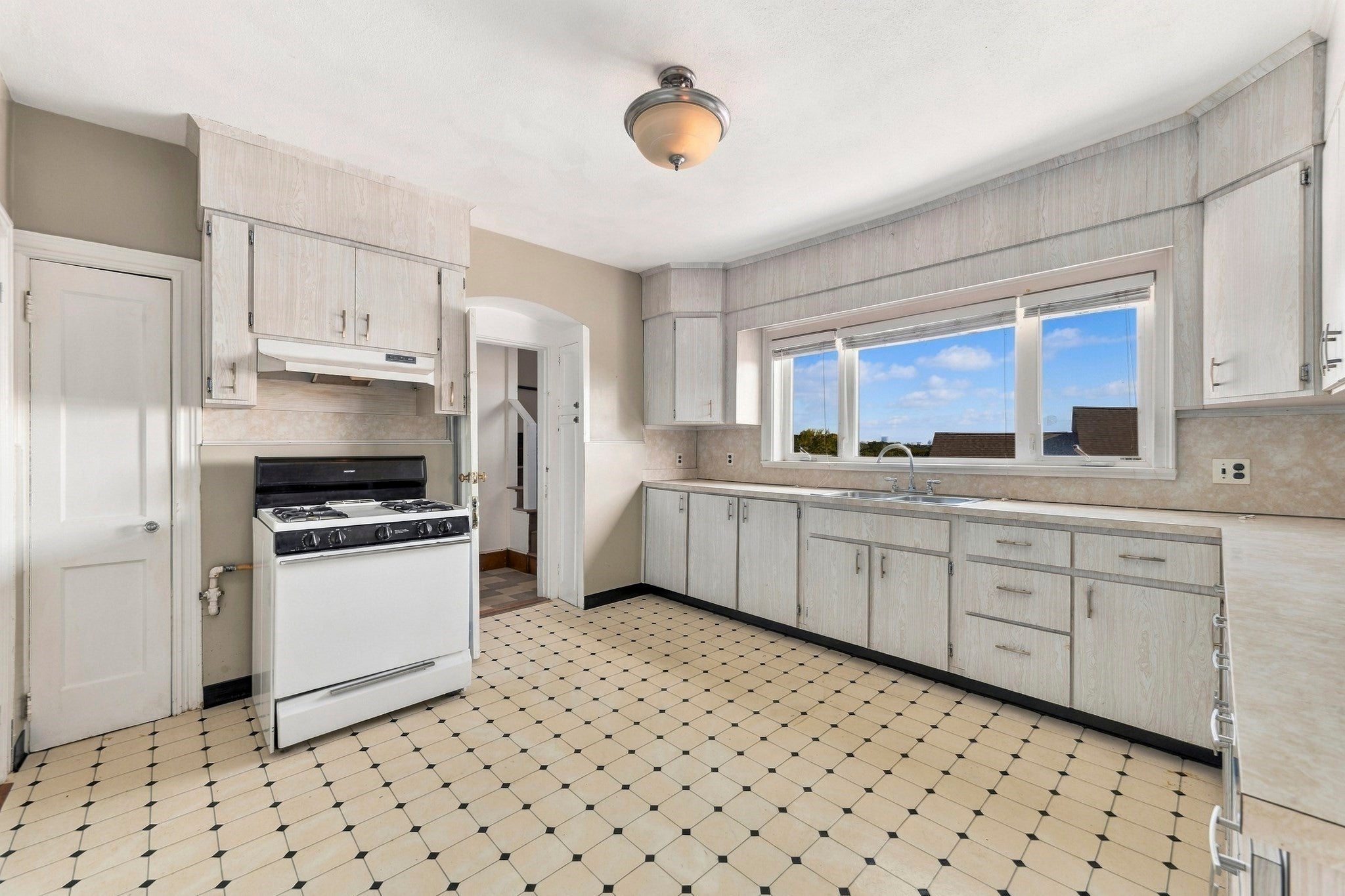 260 Metropolitan Ave, Boston, MA, 260 Metropolitan Ave, Boston, MA Photo #10