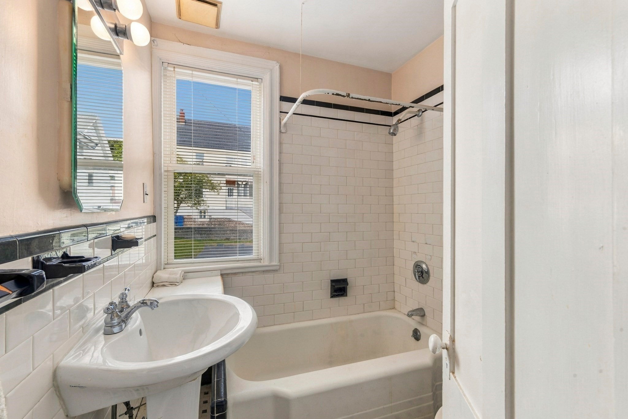 260 Metropolitan Ave, Boston, MA, 260 Metropolitan Ave, Boston, MA Photo #9