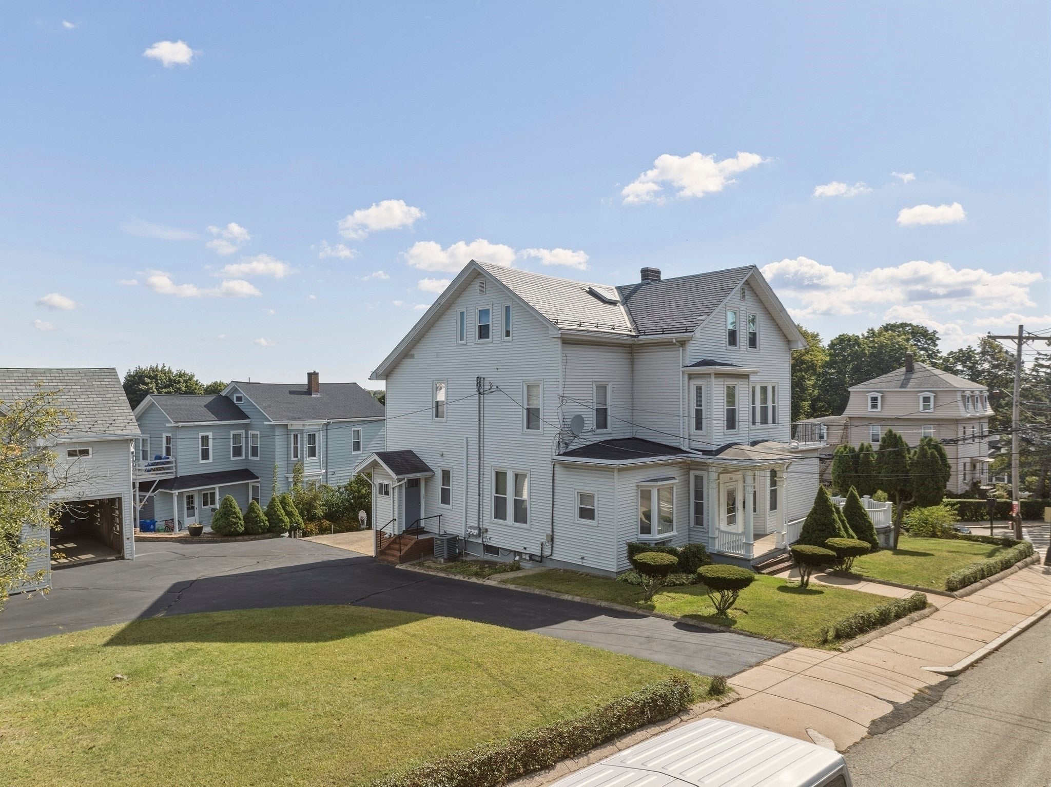 260 Metropolitan Ave