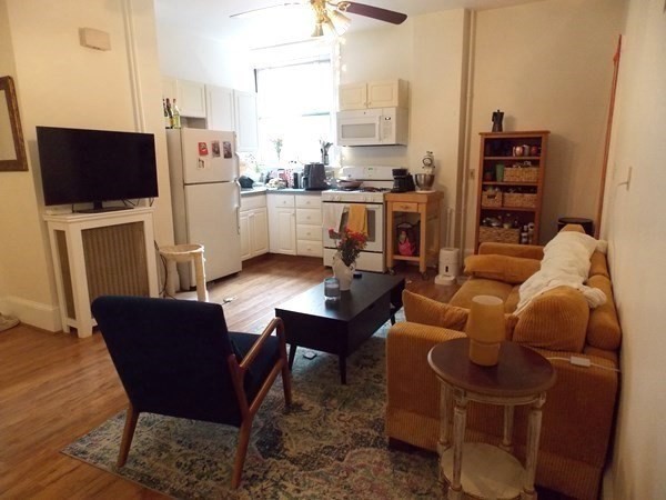 514 Harvard Street 2D