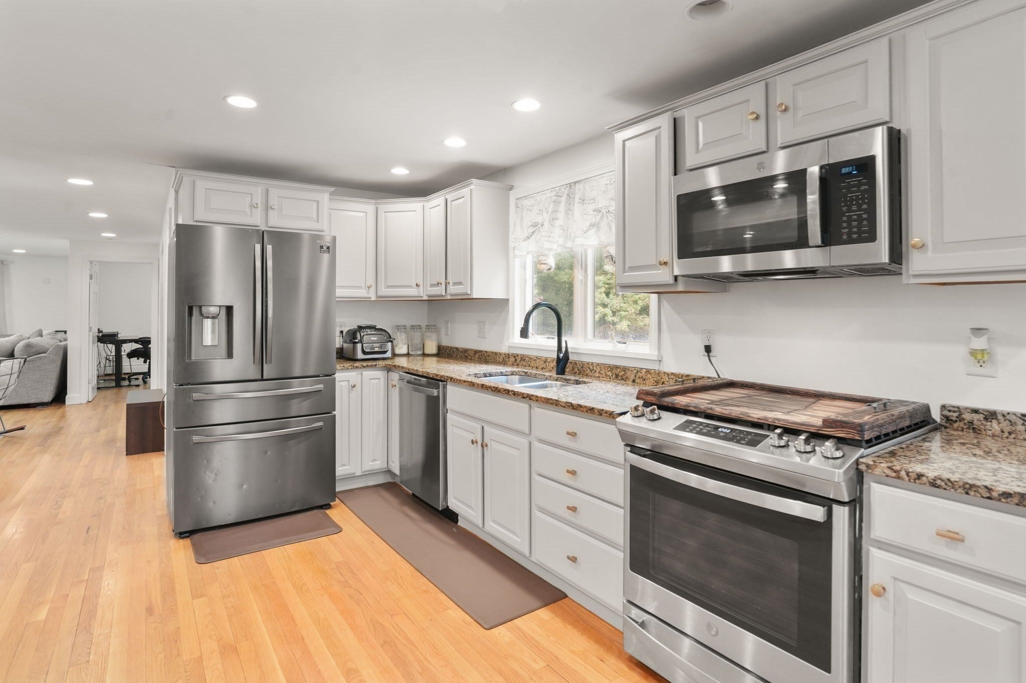 22 Townsend Dr, West Boylston, MA Photo #7
