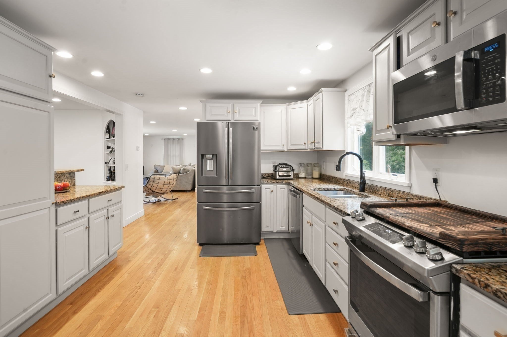 22 Townsend Dr, West Boylston, MA Photo #8