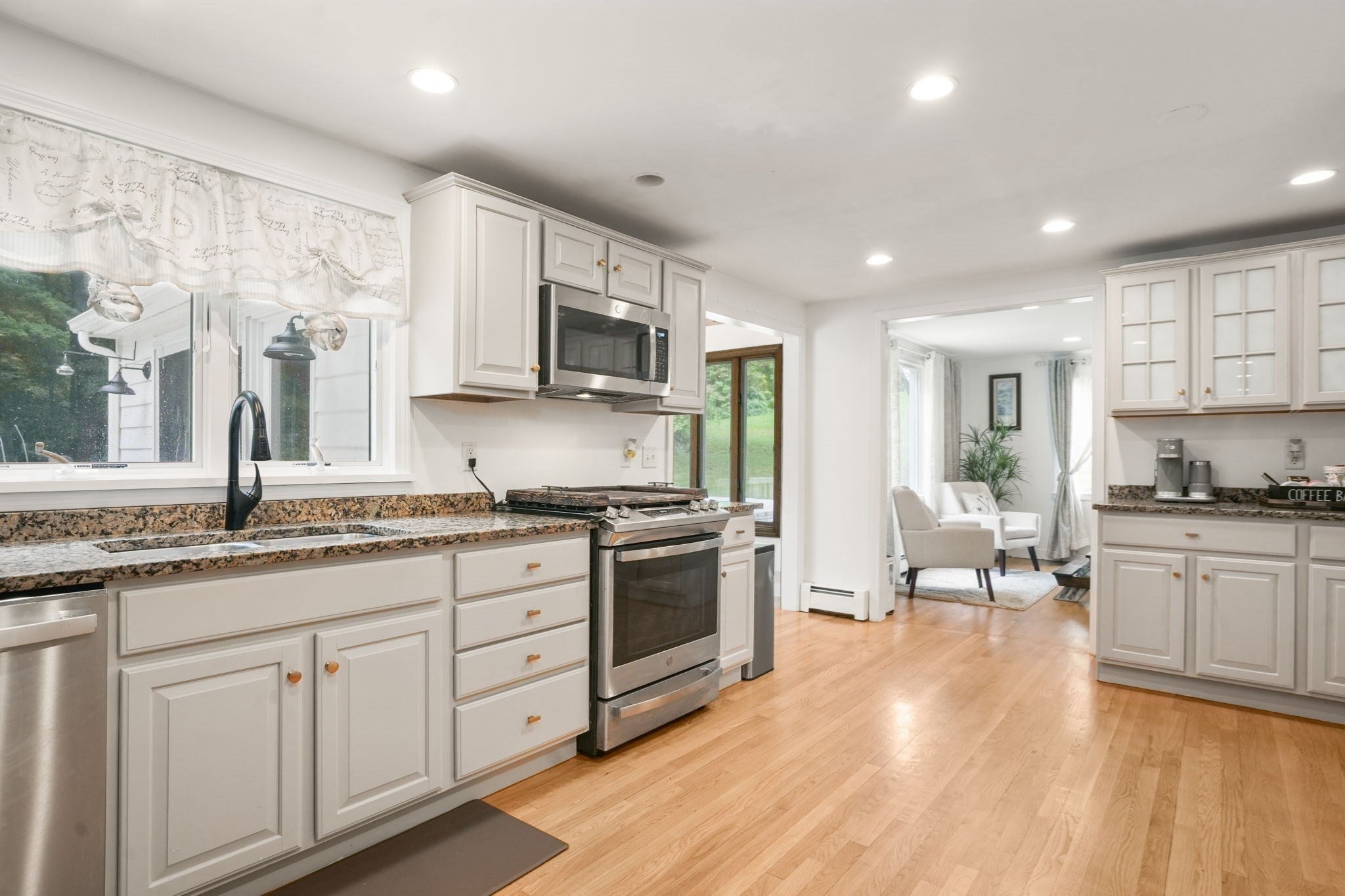 22 Townsend Dr, West Boylston, MA Photo #9