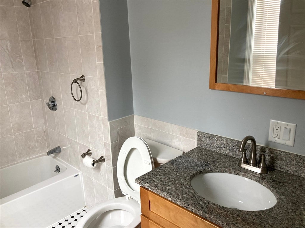 13 Knowlton St #2, Beverly, MA Photo #10