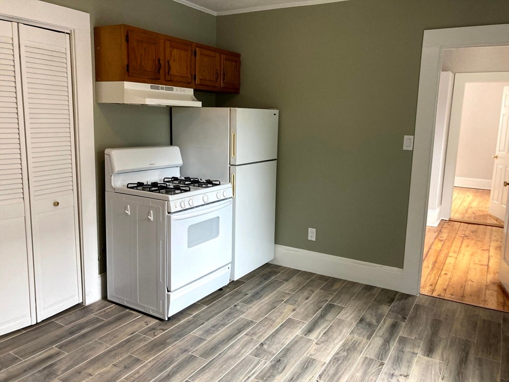13 Knowlton St #2, Beverly, MA Photo #3