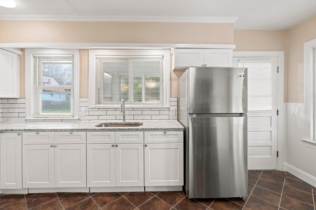 16 Hartford St, South Hadley, MA Photo #5