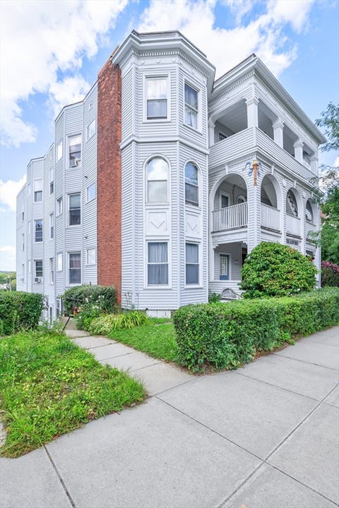 Photo of 178 Lincoln St #A13, Worcester, MA 01605 (MLS # 73566945)