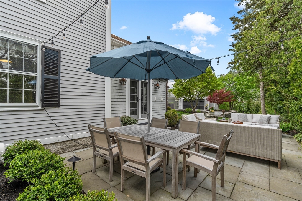 37 Lincoln St, Hingham, MA Photo #31