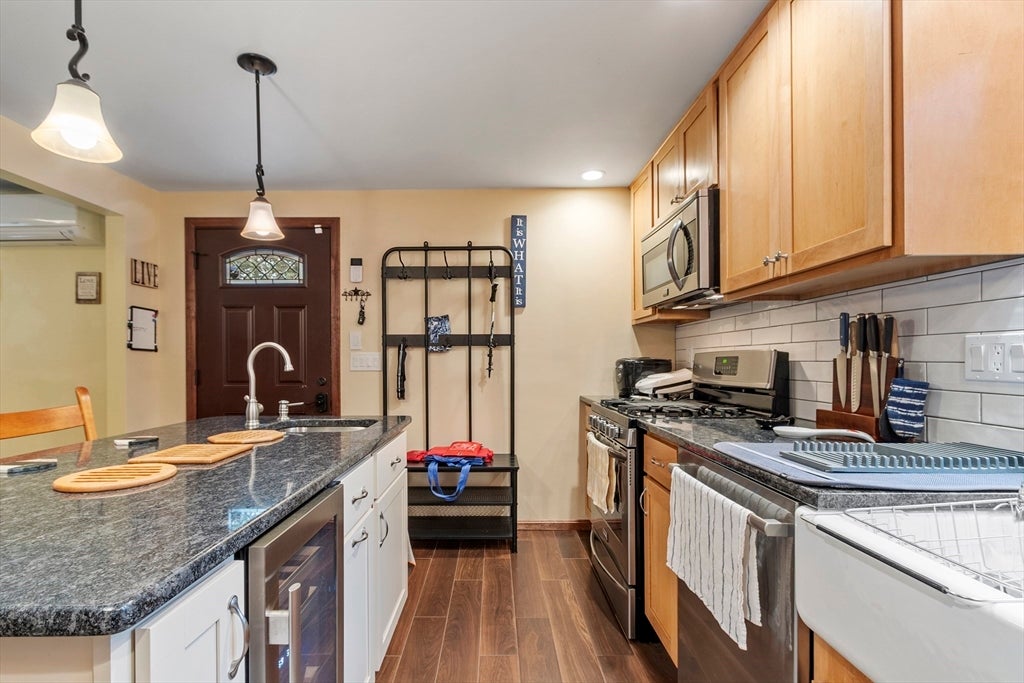378 Pelham Rd, Dracut, MA, 378 Pelham Rd, Dracut, MA Photo #5