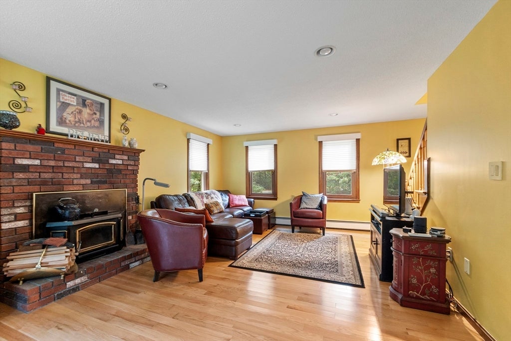 378 Pelham Rd, Dracut, MA, 378 Pelham Rd, Dracut, MA Photo #16