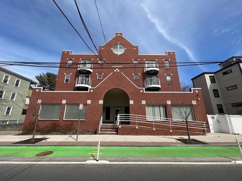 Photo of 255 Beacon St #4C, Somerville, MA 02143 (MLS # 73503292)