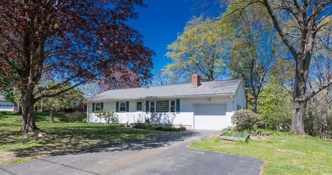 16 Highland Circle Hadley MA 01035