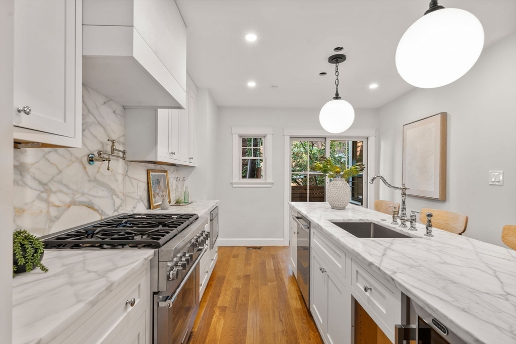 27 Mystic Street 1
