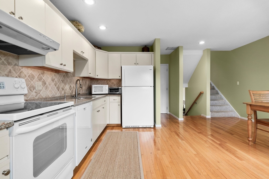 9 Griswold Rd B