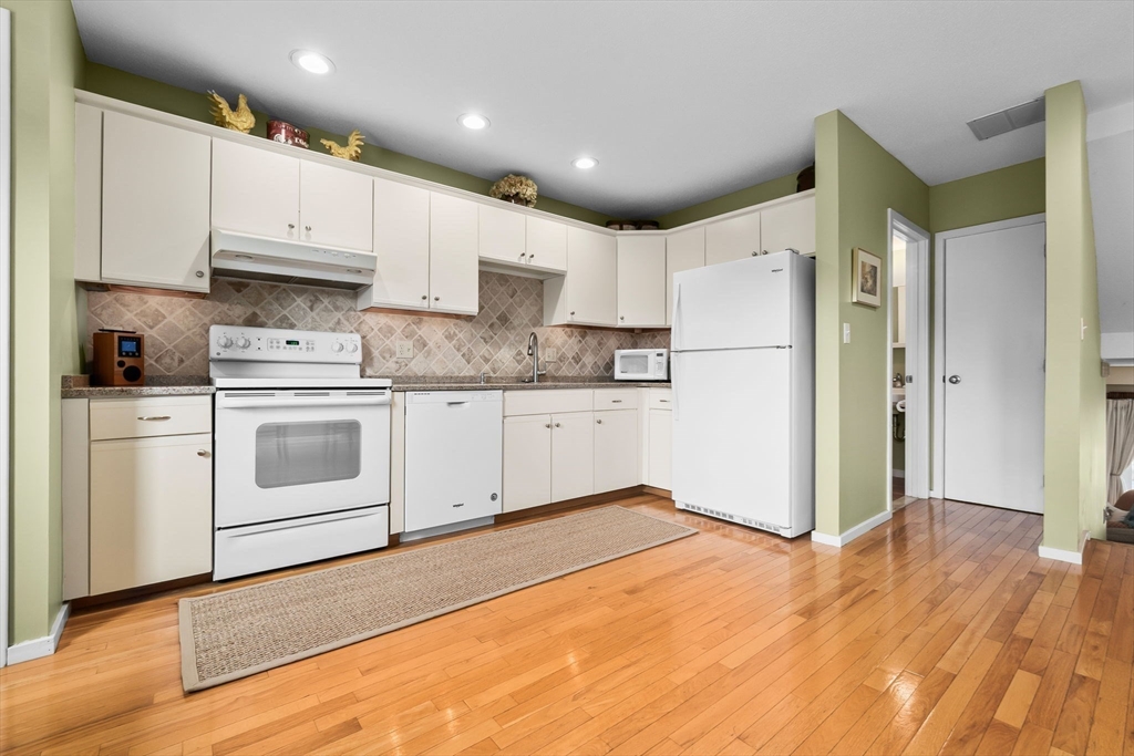 9 Griswold Rd B