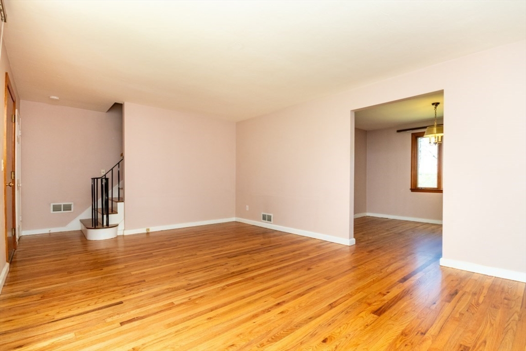 18 University Dr