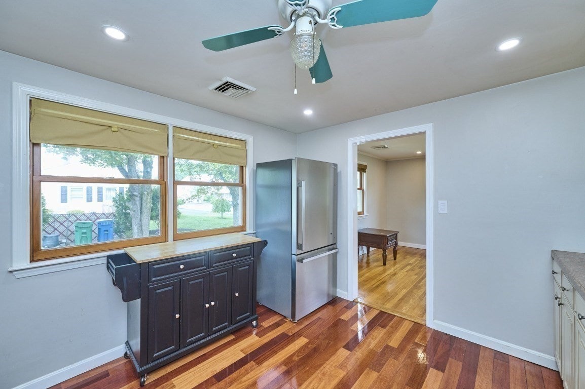 13 Forbes Ave, Burlington, MA, 13 Forbes Ave, Burlington, MA Photo #8