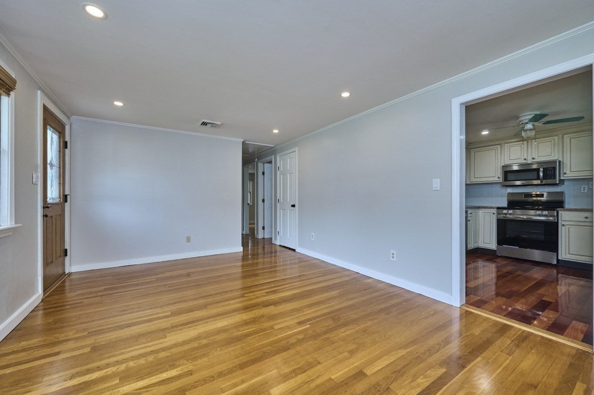 13 Forbes Ave, Burlington, MA, 13 Forbes Ave, Burlington, MA Photo #5