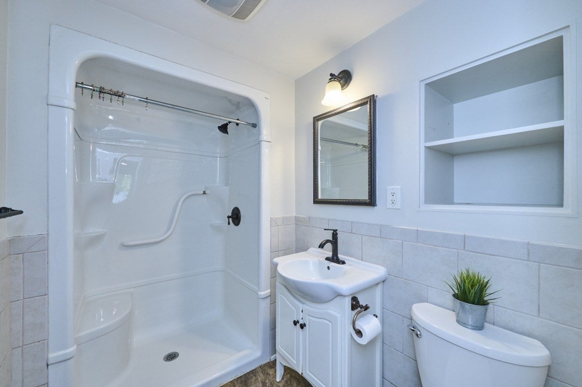 13 Forbes Ave, Burlington, MA, 13 Forbes Ave, Burlington, MA Photo #17